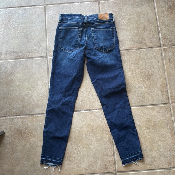 Ava skinny size 26 jeans from Lucky Brand! 🍀 fit true to size, great condition - Picture 2 of 2